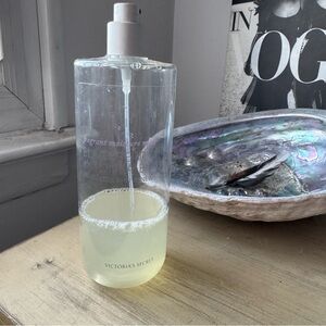 Victorias Secret Blackberry & Tonkabean fragrant moisturizing mist perfume